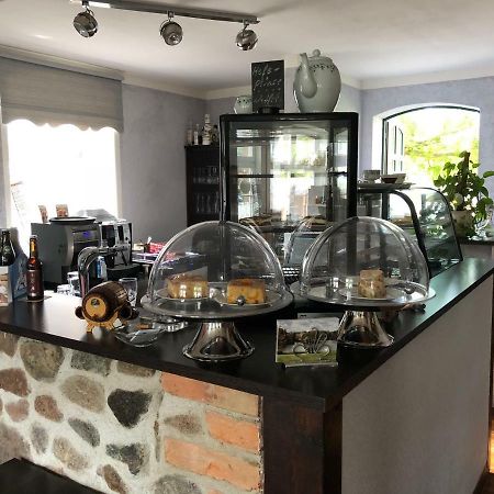 Alte Schule Cafe Und Pension Drehna エクステリア 写真