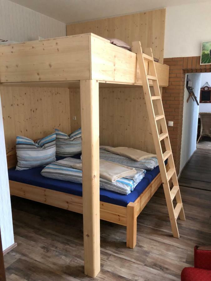Alte Schule Cafe Und Pension Drehna エクステリア 写真